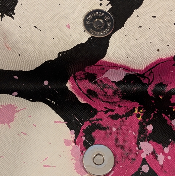 L.A.M.B. Floral Folding Clutch - Picture 4 of 15